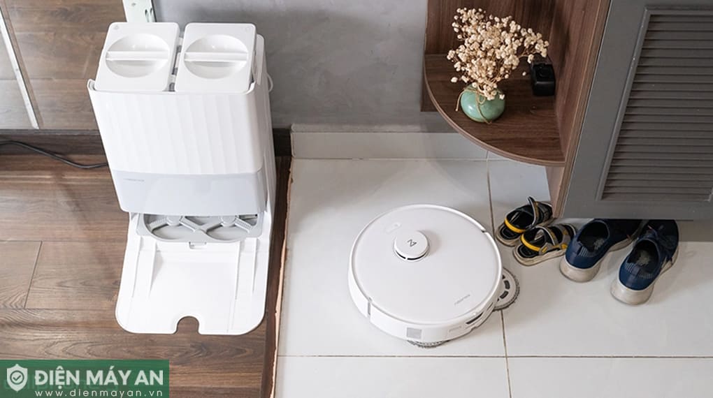 Robot hút bụi lau nhà Roborock Qrevo Edge 5V1 - Đen/Trắng